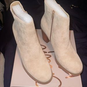 NWT Crown Vintage Taupe Ankle Bootie